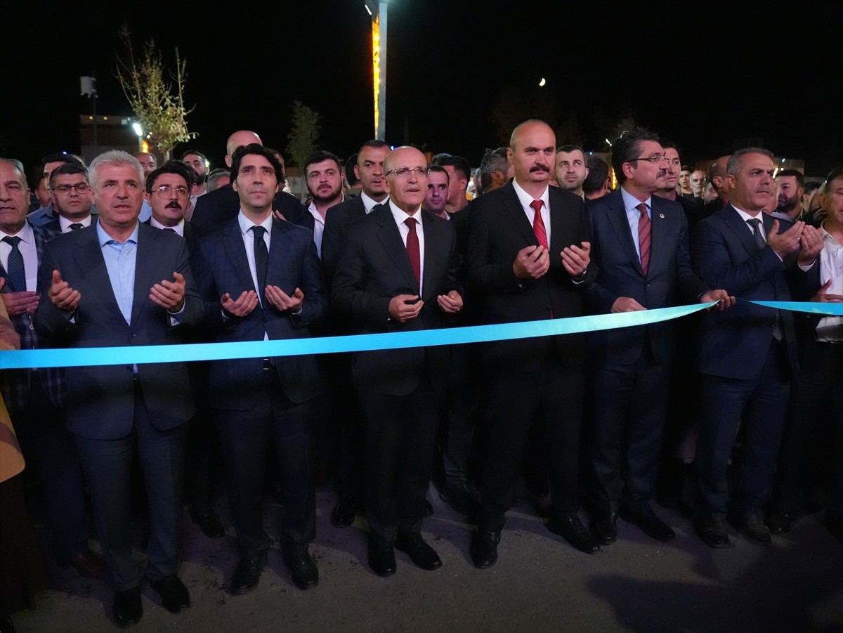Hazine ve Maliye Bakanı Mehmet Şimşek, Batman'da tamamlanan "İluh Bulvarı Yol ve Peyzaj...