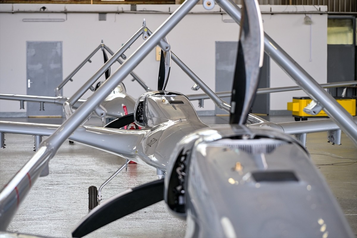 Hırvatistan Savunma Bakanı Ivan Anusic (sağ 2), Hırvatistan Genelkurmay Başkanı Orgeneral Tihomir...