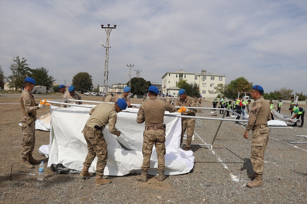 Iğdır'da Bölgesel Deprem Saha Tatbikatı gerçekleştirildi. Iğdır Afet ve Acil Durum Müdürlüğünce...