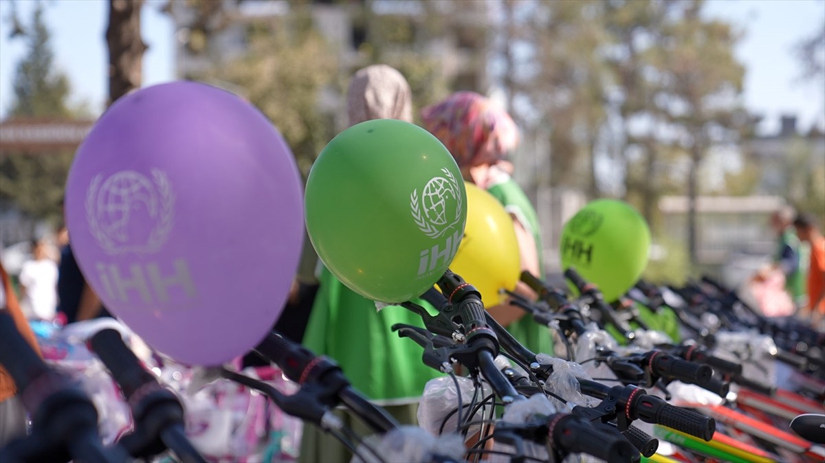 İnsan Hak ve Hürriyetleri (İHH) İnsani Yardım Vakfı, "Bir Bisiklet Bir Tebessüm Projesi"...