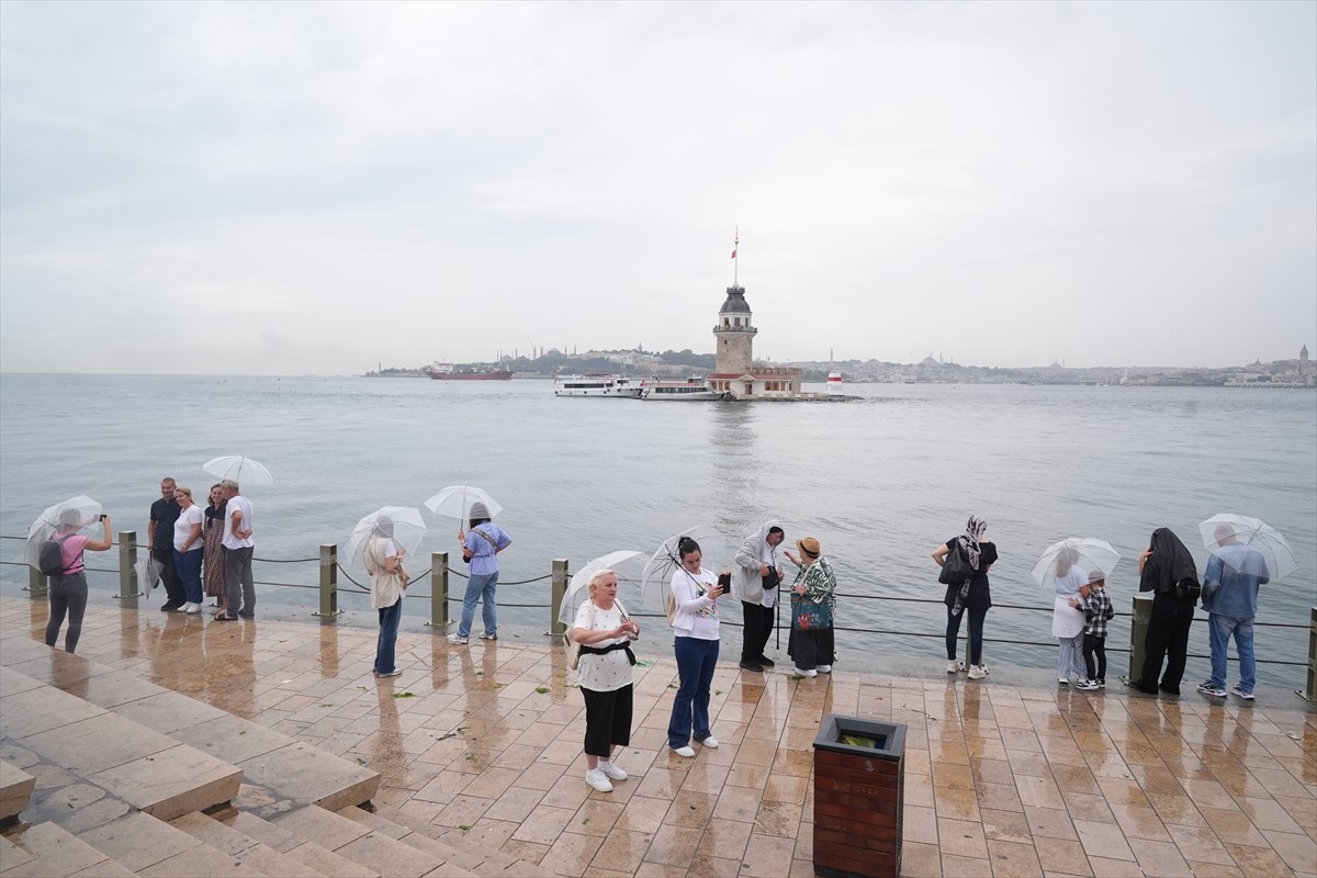 İstanbul'da, Üsküdar ve çevresinde yağış etkili oluyor.
