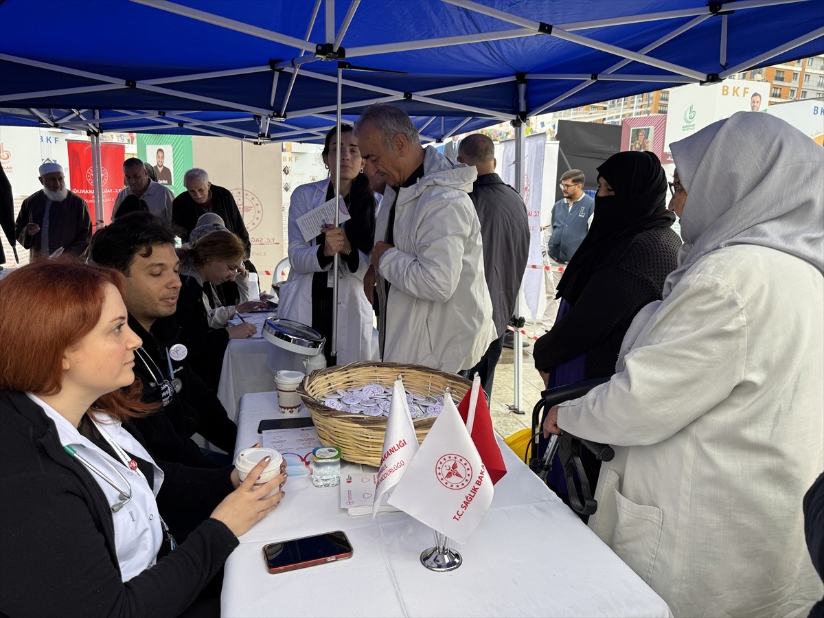 İstanbul İl Sağlık Müdürlüğü ve Türk Kardiyoloji Derneğince "Dünya Kalp Günü" dolayısıyla etkinlik...