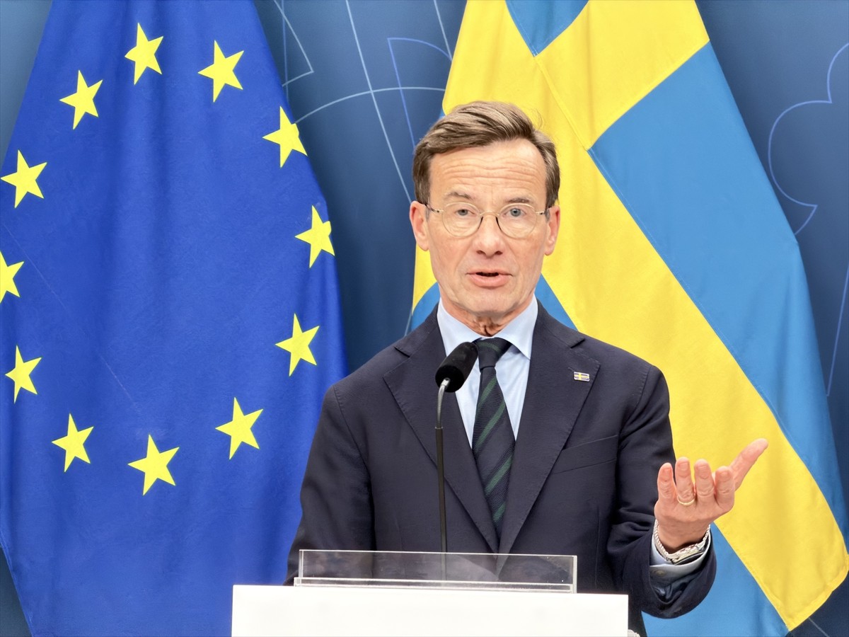 İsveç Başbakanı Ulf Kristersson (fotoğrafta), İsveç Dışişleri Bakanı Maria Malmer Stenergard ve...