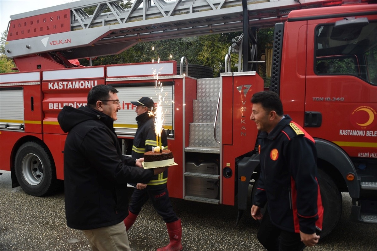 Kastamonu'da sanayi sitesi çalışanları, yangın ihbarında bulundukları itfaiye ekiplerine sürpriz...