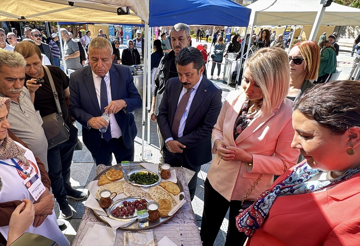 Kırşehir'de 38. Ahilik Haftası kutlamaları kapsamında "Ahi Sofrası Yöresel Yemek Yarışması"...