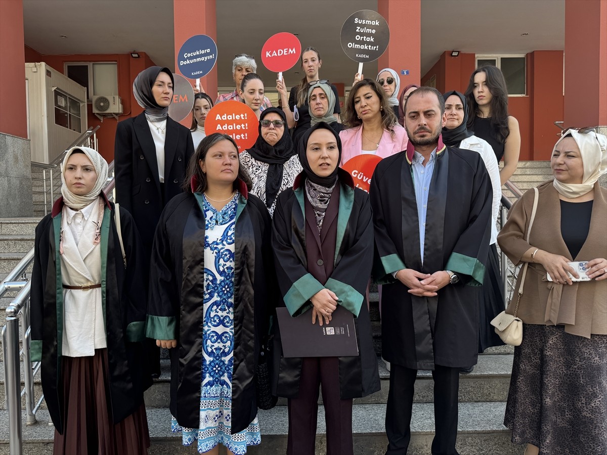 Kocaeli'nin Gölcük ilçesinde 2 çocuğa cinsel istismarda bulunduğu iddia edilen sanığın...