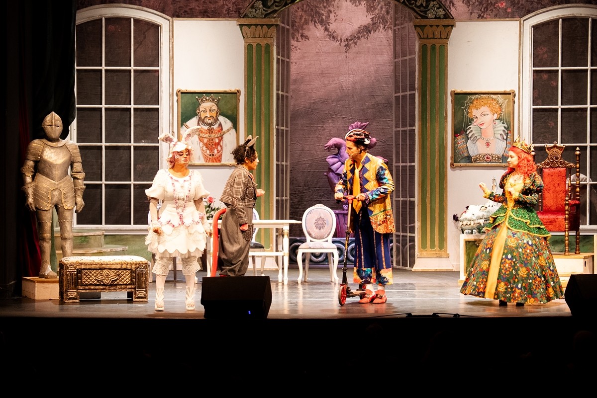 Kültür ve Turizm Bakanlığınca düzenlenen Kayseri Kültür Yolu Festivali çeşitli etkinliklerle devam...