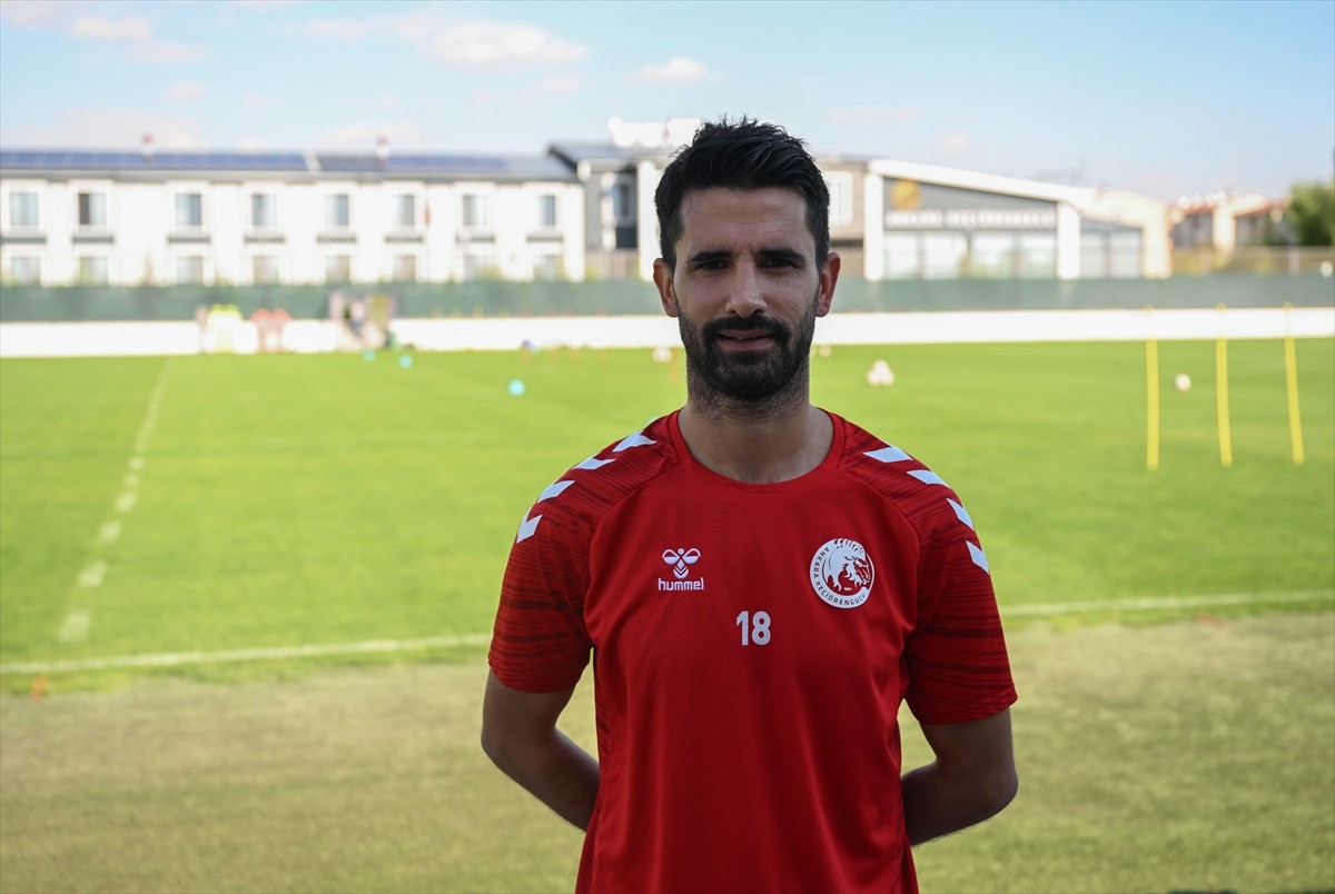 Kuzey Makedonya'nın Gostivar takımından Ankara Keçiörengücü'ne transfer olan 34 yaşındaki...