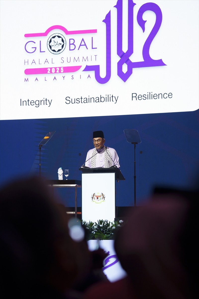 Malezya Başbakanı Enver İbrahim, Malezya İslam Gelişim Dairesi (JAKIM) tarafından düzenlenen...