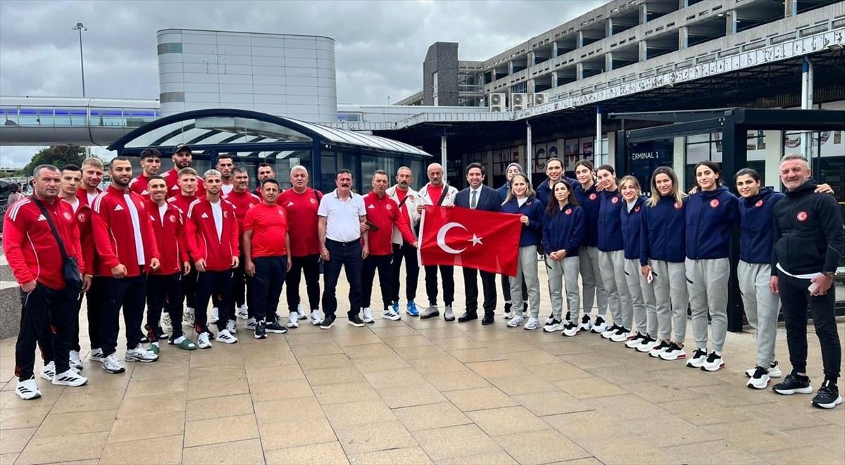 Milli boksörler, dünya şampiyonasına ev sahipliği yapacak İngiltere'nin Liverpool kentine...