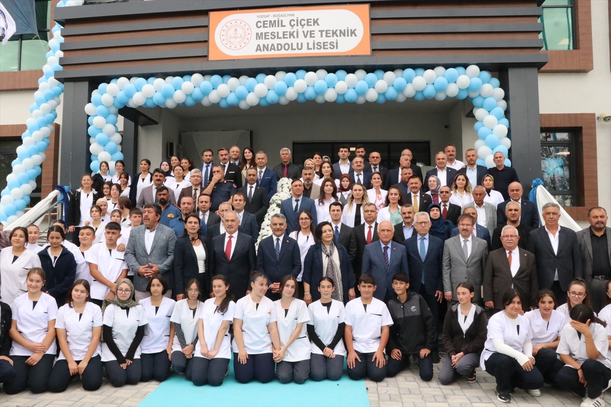 Milli Eğitim Bakan Yardımcısı Muhammet Bilal MacitEski TBMM Başkanı Cemil Çiçek ile Yozgat'ın...