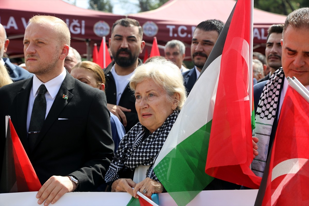 Muğla'da, İsrail'in Gazze ablukasını kırmak amacıyla yola çıkan Küresel Sumud Filosu'na destek...