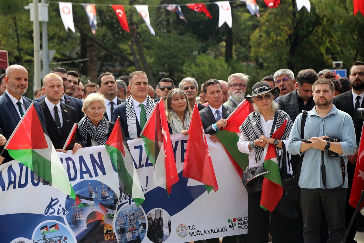 Muğla'da, İsrail'in Gazze ablukasını kırmak amacıyla yola çıkan Küresel Sumud Filosu'na destek...