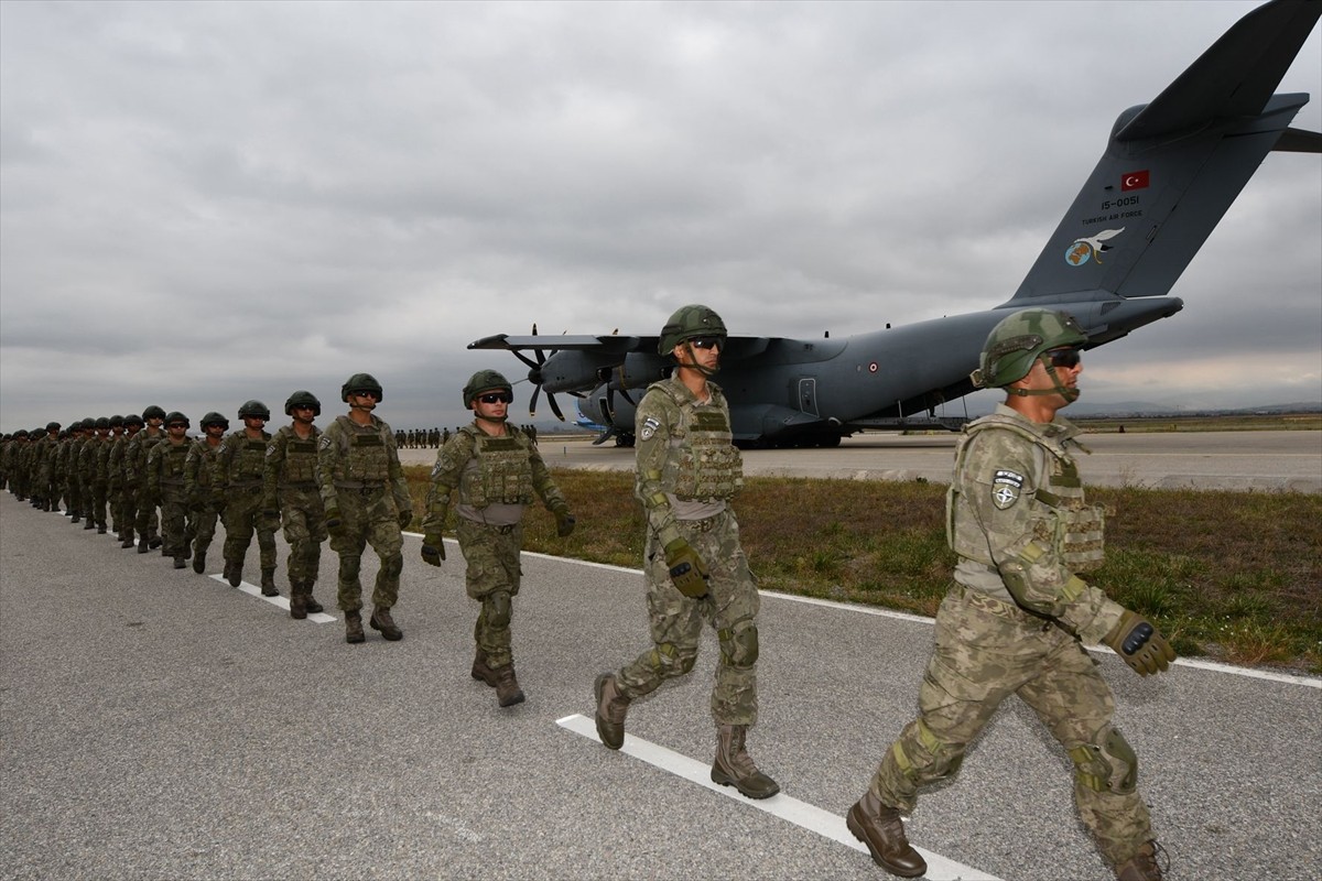 NATO'nun Kosova'daki Barış Gücü (KFOR), ihtiyat birliği rotasyon planlanması kapsamında...