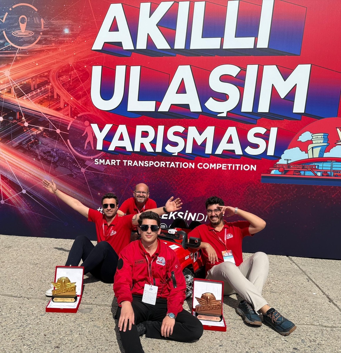 OSTİM Teknik Üniversitesi öğrencilerinden oluşan BMB TECH takımı, sürücülerin olumsuz hava...