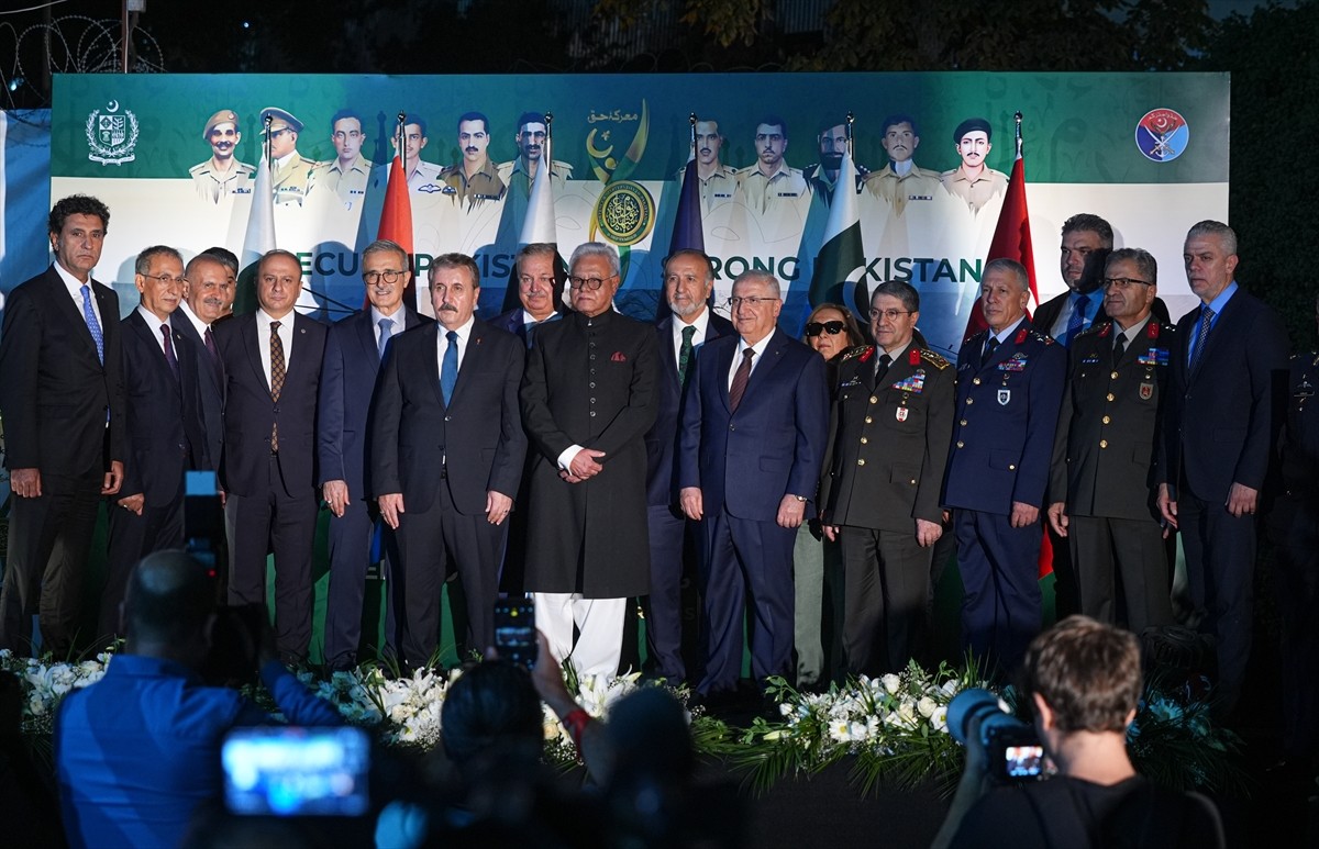Pakistan'ın Ankara Büyükelçiliğinin ev sahipliğinde, Pakistan Savunma Günü başkentte resepsiyonla...
