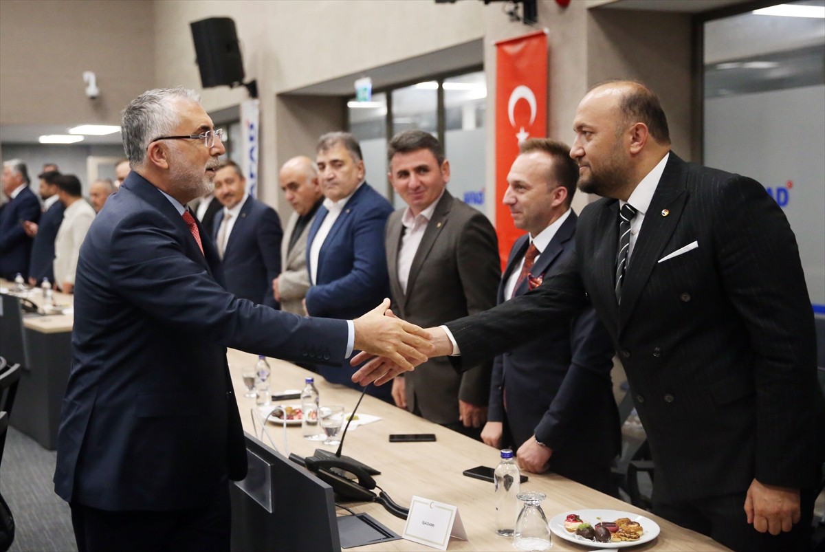 "Türkiye Yüzyılı Buluşmaları" programına katılmak için Kastamonu'ya gelen Çalışma ve Sosyal...