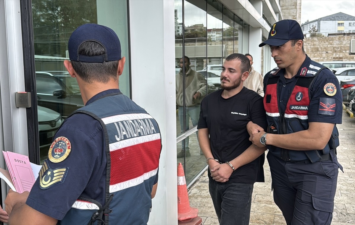 Samsun'un Atakum ilçesinde ormanlık alanda bir kişiyi darbeden 3 şüpheliden 2'si yakalandı.
