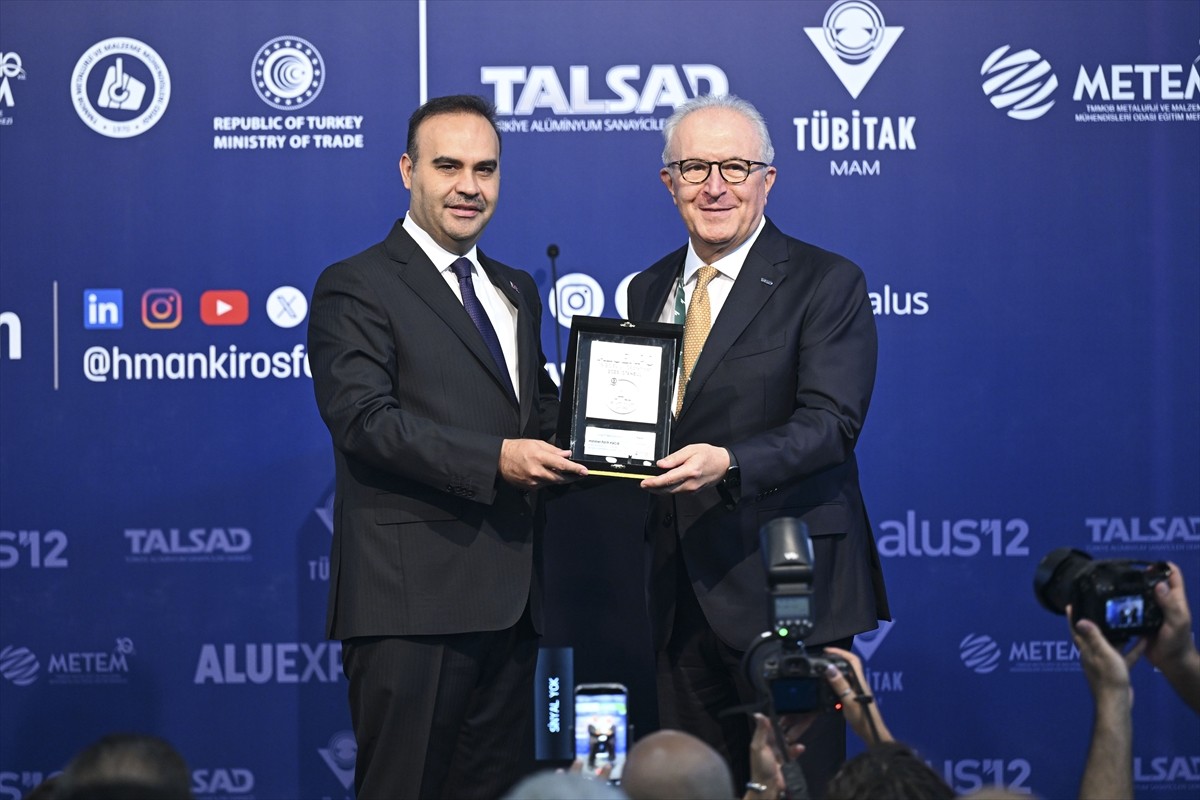 Sanayi ve Teknoloji Bakanı Mehmet Fatih Kacır, İstanbul Fuar Merkezi'ndeki 9. Uluslararası...