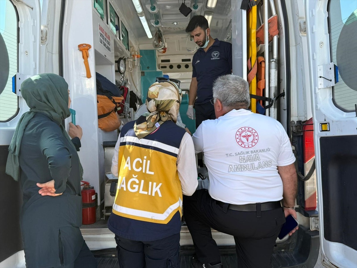 Siirt'te 59 yaşındaki hasta kadın, tedavisi için hava ambulansıyla İstanbul'a sevk edildi.