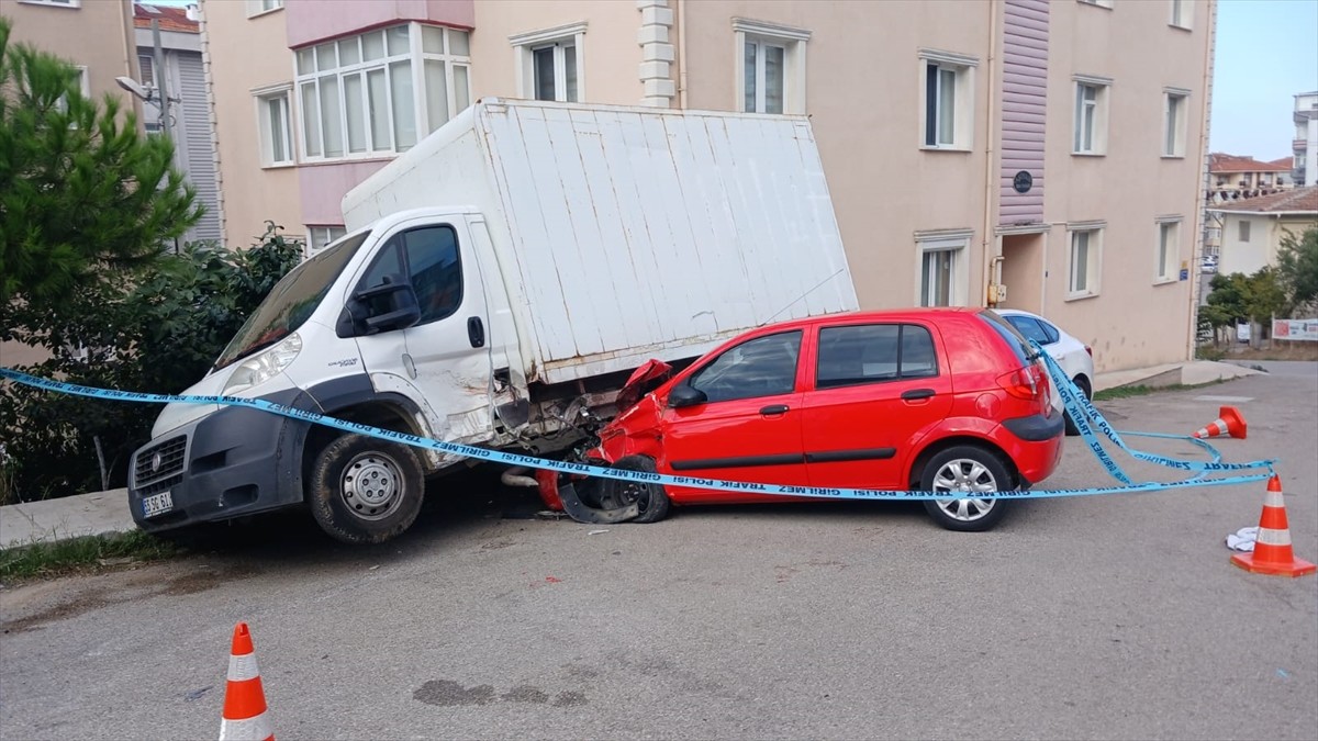 Sinop'ta meydana gelen trafik kazasında 3 kişi yaralandı.