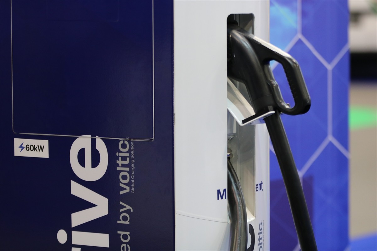 Sırbistan'ın Novi Sad kentinde elektrikli ve hibrit araçların sergilendiği "EV Days" isimli...