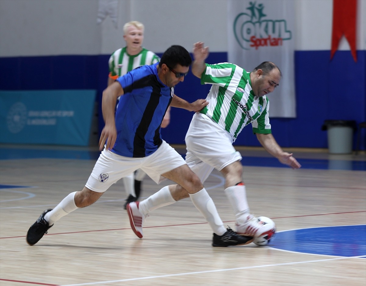 Sivas'ta Görme Engelliler Futsal Turnuvası başladı. Mecnun Otyakmaz Spor Salonu ve Rıza Çalımbay...