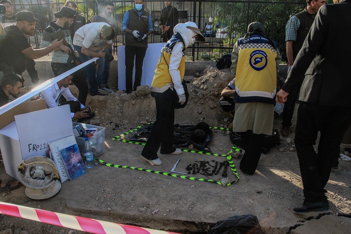 Suriye'nin başkenti Şam'ın El-Kedem Mahallesi'nde toplu mezar tespit edildiği bildirildi. Mezarın...