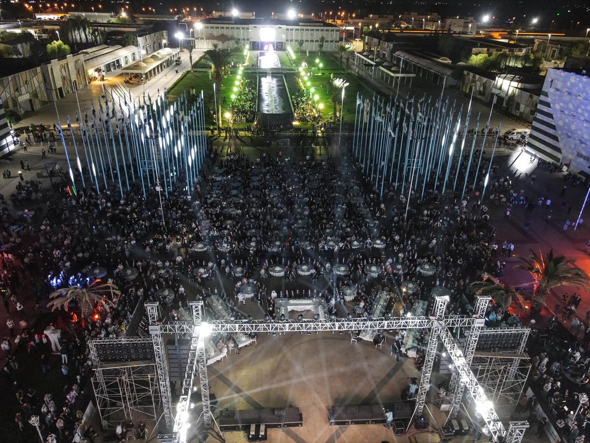 Suriye’nin Şam Kırsalı ilinde yeniden imar için düzenlenen bağış kampanyasında yaklaşık 70 milyon...