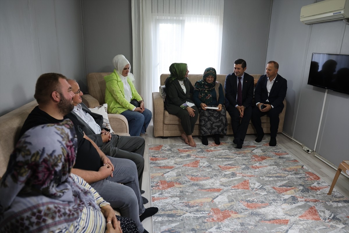 TBMM Kadın Erkek Fırsat Eşitliği Komisyonu (KEFEK) Başkanı ve AK Parti Sakarya Milletvekili Çiğdem...