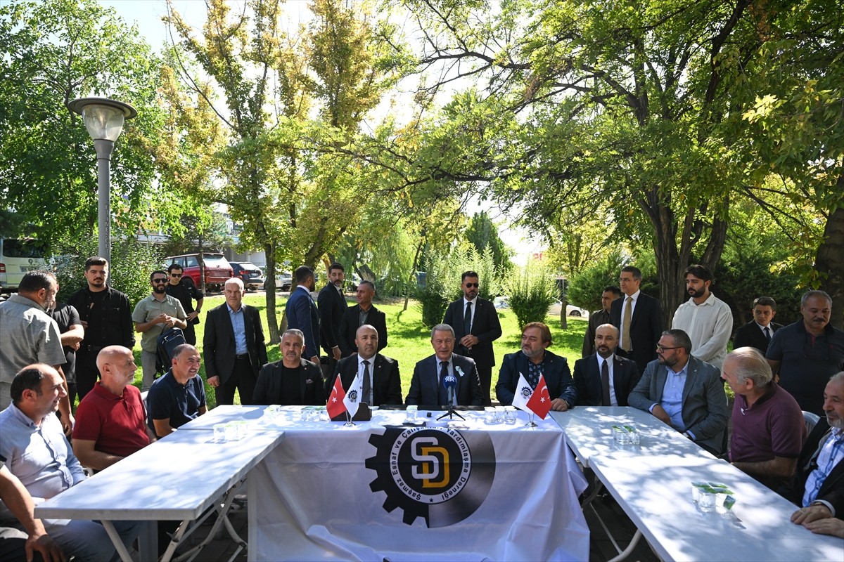 TBMM Milli Savunma Komisyonu Başkanı ve AK Parti Kayseri Milletvekili Hulusi Akar, "Türkiye...