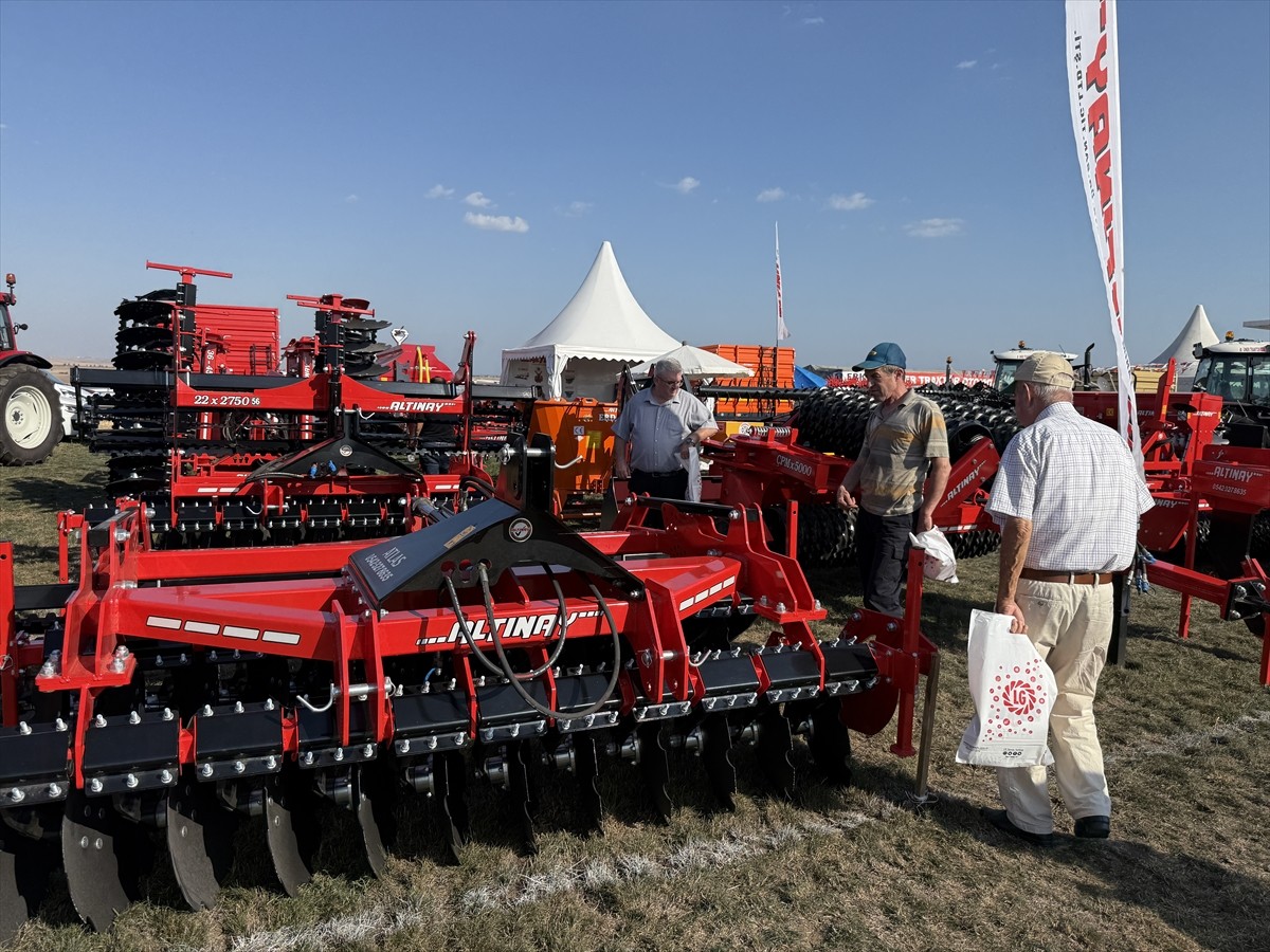 Tekirdağ'da 15. Tarım ve Teknoloji Günleri Fuarı düzenlenen törenle başladı. Süleymanpaşa ilçesi...