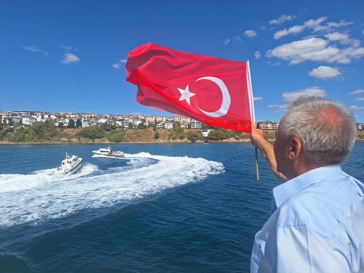 Tekirdağ'da 19 Eylül Gaziler Günü dolayısıyla şehit aileleri ve gaziler için tekne turu...
