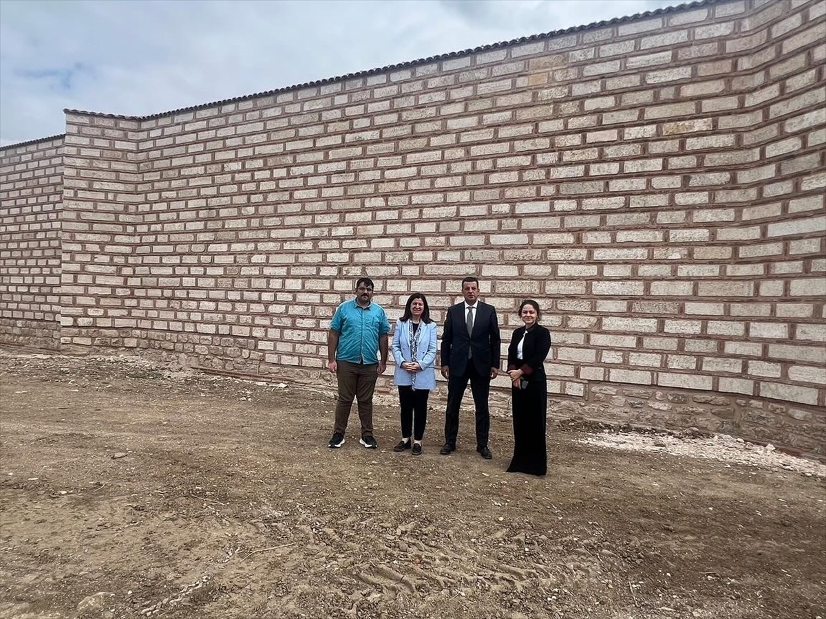 Temeli 2. Murat döneminde 1450'de atılan Fatih Sultan Mehmet ve Kanuni Sultan Süleyman gibi...