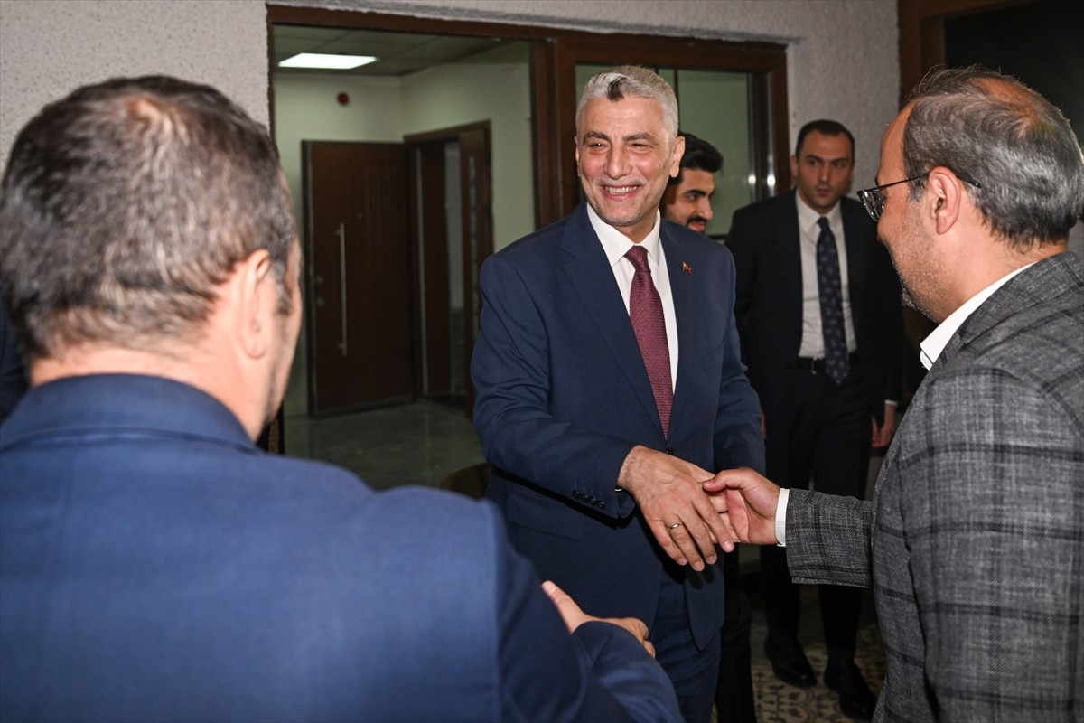 Ticaret Bakanı Ömer Bolat, Türkiye-Azerbaycan İş Adamları ve Sanayicileri Birliğince (TÜİB)...