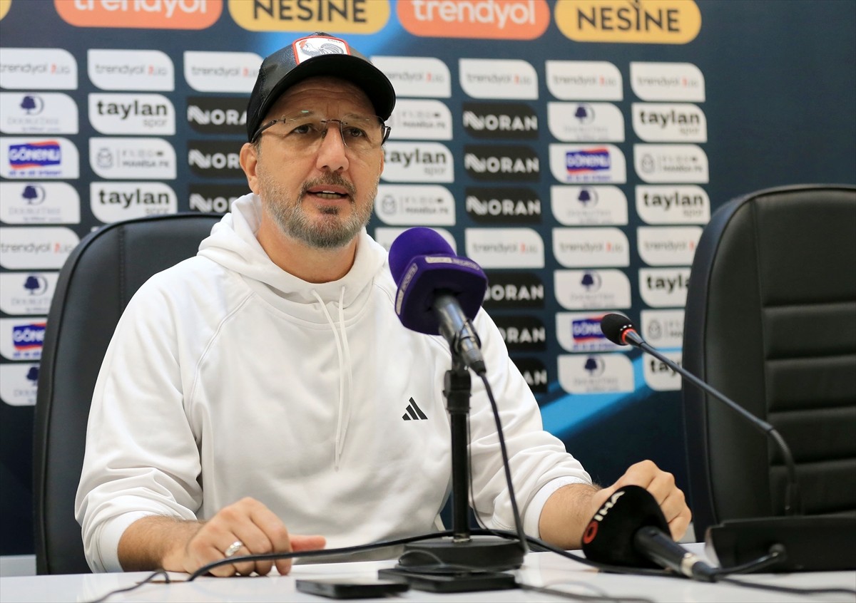 Trendyol 1. Lig’in 6. haftasında Manisa FK ile Esenler Erokspor, Manisa 19 Mayıs Stadı’nda...