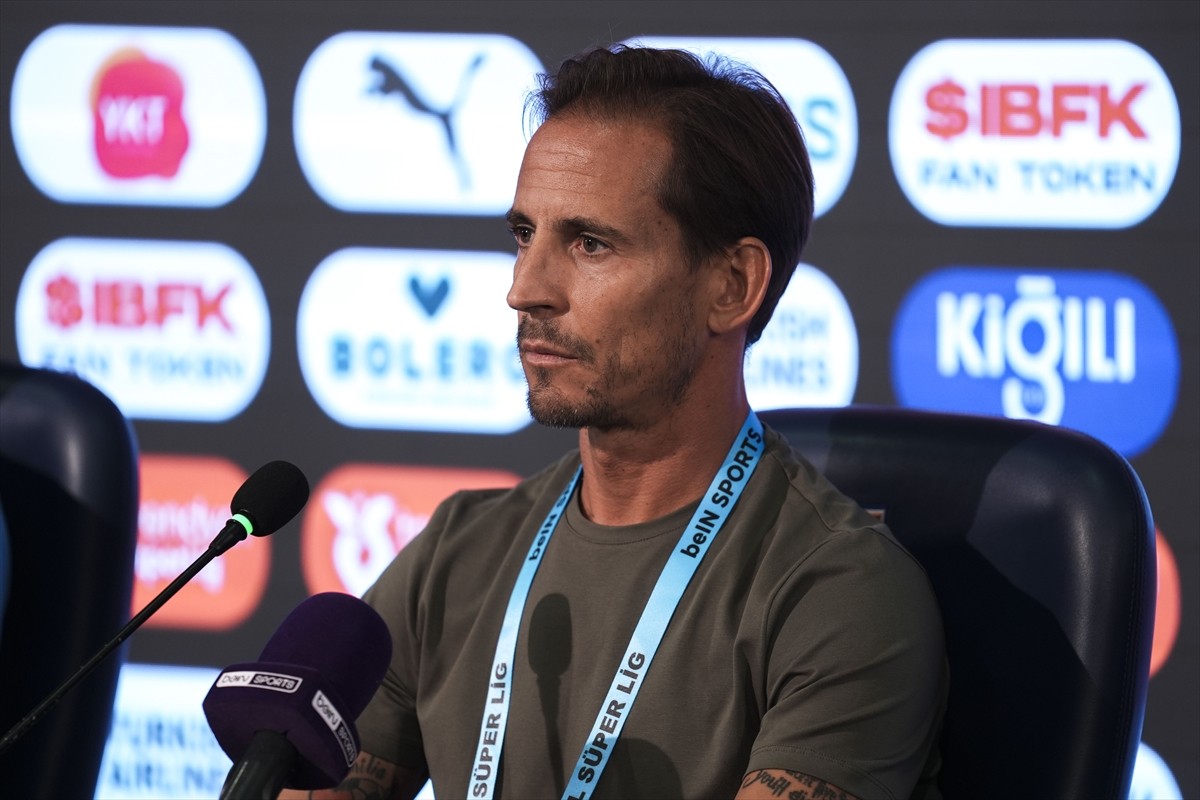 Trendyol Süper Lig'in 6. haftasında konuk olduğu RAMS Başakşehir ile 1-1 berabere kalan Corendon...