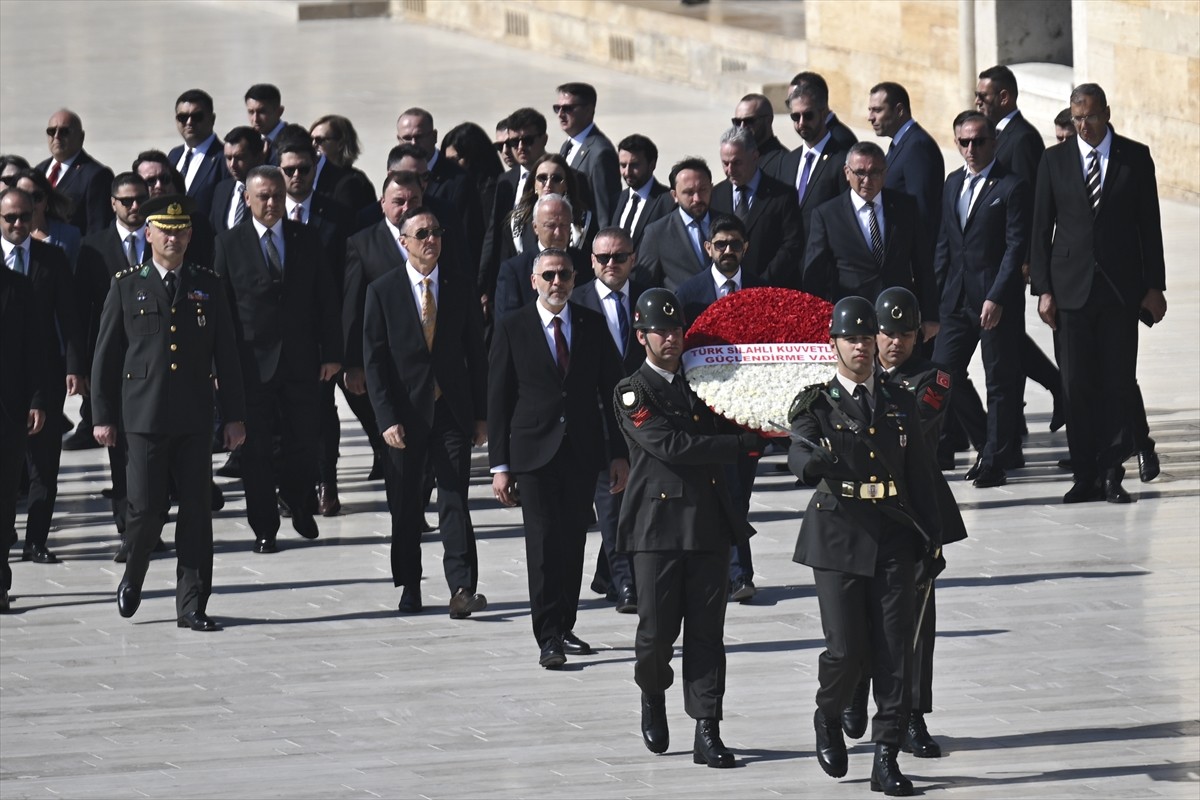Türk Silahlı Kuvvetlerini Güçlendirme Vakfı (TSKGV) Genel Müdürü Bilal Topçu ve vakıf personeli...