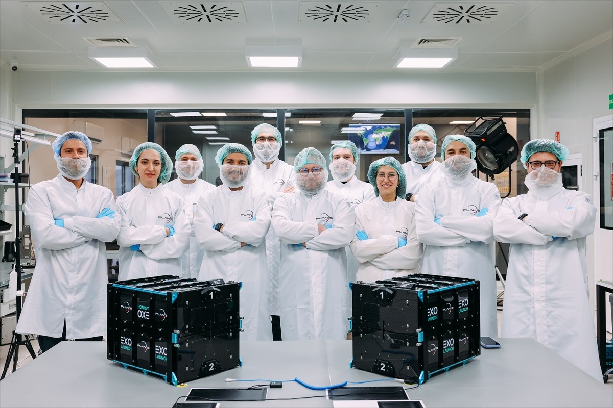 Türkiye'nin ilk ve tek "yakın dünya yörüngesi" (LEO) takım uydularını üreten ve bugüne kadar 17...