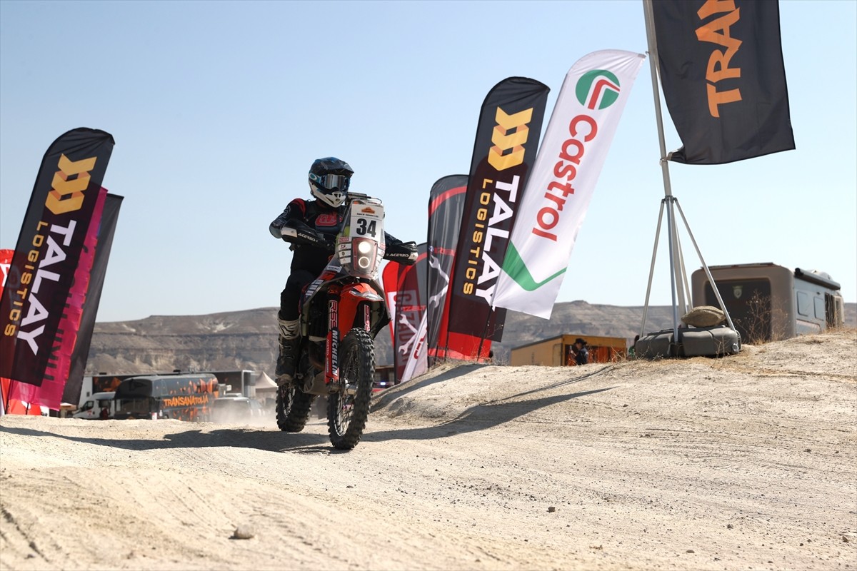Türkiye dahil 9 ülkeden 98 sporcunun mücadele ettiği 15. TransAnatolia Rally Raid Yarışı Kapadokya...