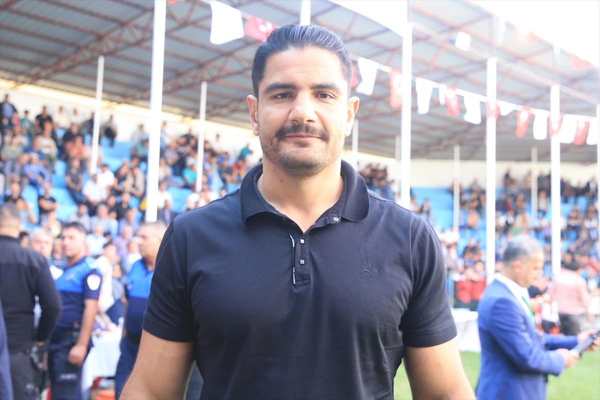 Türkiye Güreş Federasyonu Başkanı Taha Akgül, 47'ncisi düzenlenen Geleneksel Afşin Eshab-ı Kehf...