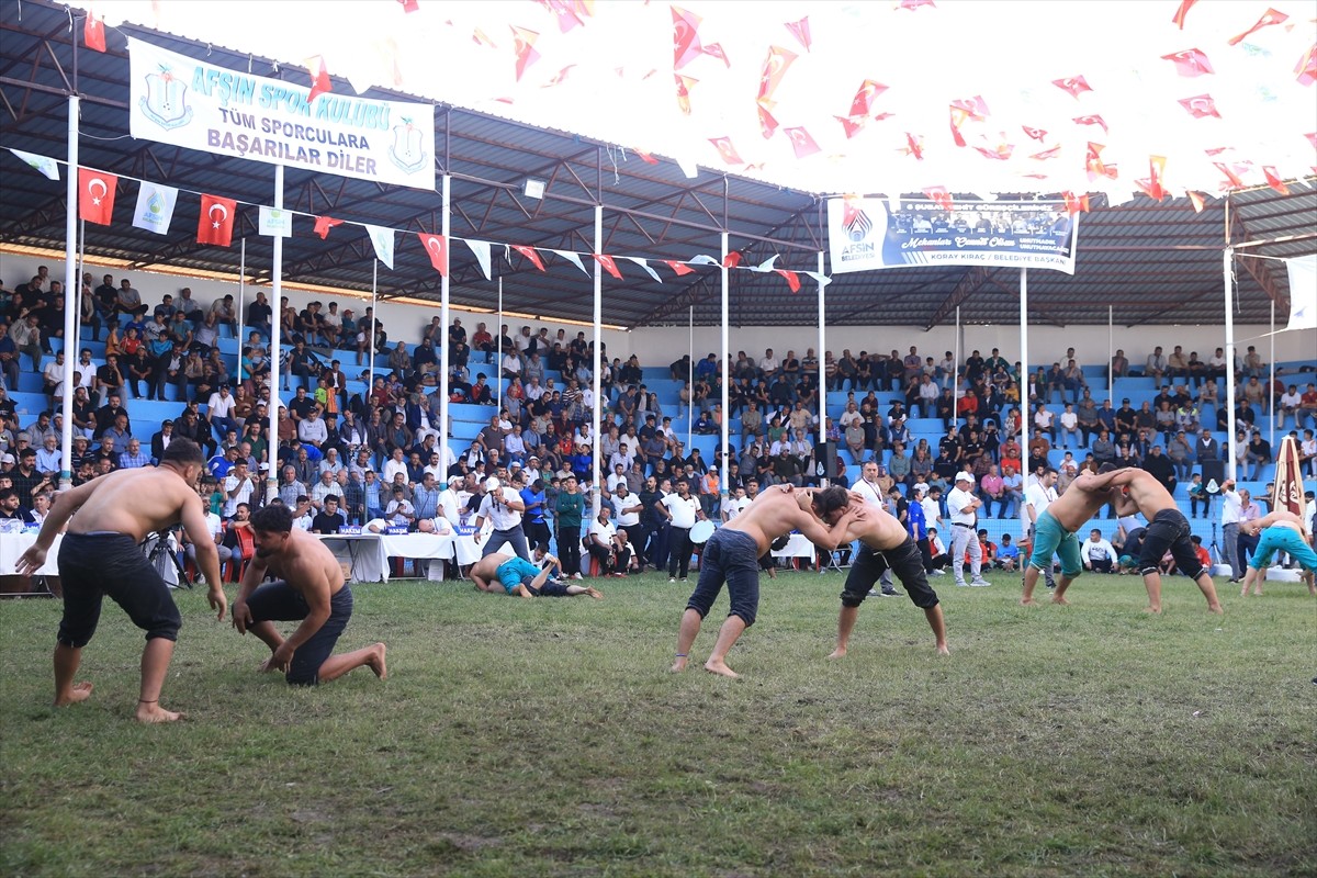 Türkiye Güreş Federasyonu Başkanı Taha Akgül, 47'ncisi düzenlenen Geleneksel Afşin Eshab-ı Kehf...