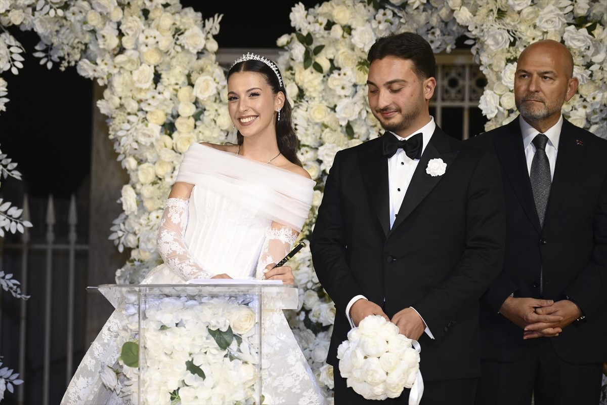 Türkiye İnsan Hakları ve Eşitlik Kurumu (TİHEK) Başkanı Fahrettin Altun'un (sol 3) oğlu Mustafa...