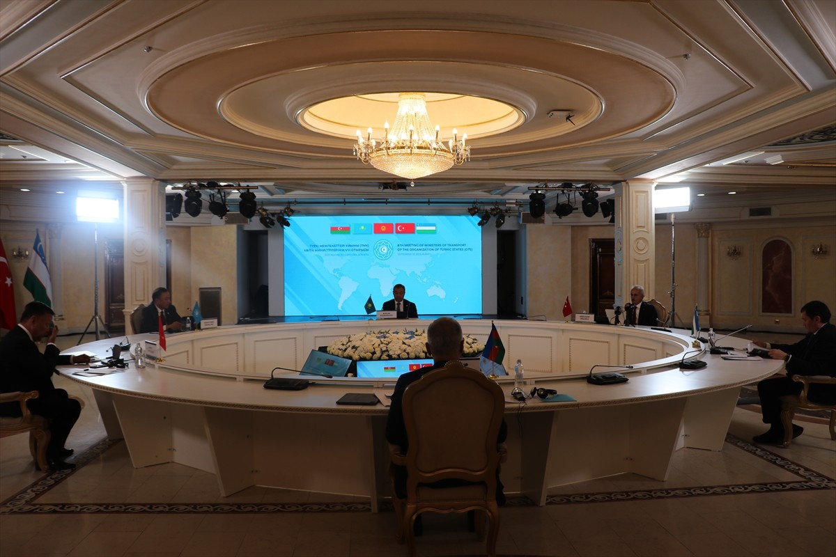 Ulaştırma ve Altyapı Bakanı Abdulkadir Uraloğlu, Kazakistan'ın Almatı şehrinde düzenlenen Türk...