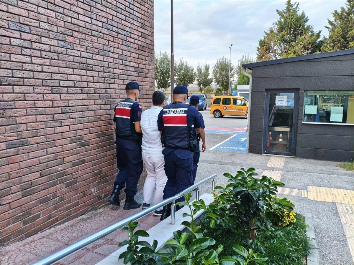 Yalova'da hakkında 7 yıl 6 ay hapis cezası bulunan Fetullahçı Terör Örgütü (FETÖ) üyesi yakalandı....