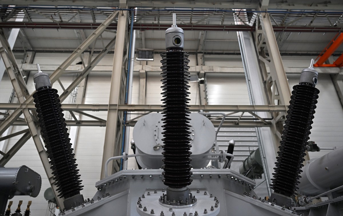 Yapay zeka veri merkezleri dolayısıyla enerji sektöründe artan talep nedeniyle elektromanyetik...