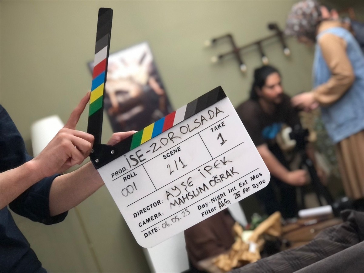 Yazar ve yönetmen Abdulhamit Güler'in katılımıyla gerçekleştirilecek "Temel Sinema Eğitimi"...