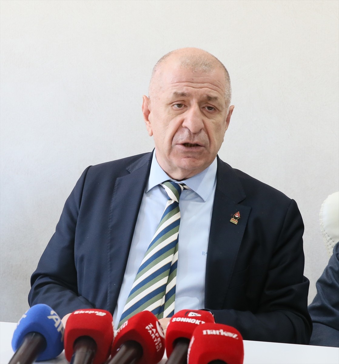 Zafer Partisi Genel Başkanı Ümit Özdağ, partisinin Gaziantep il başkanlığının açılışını...