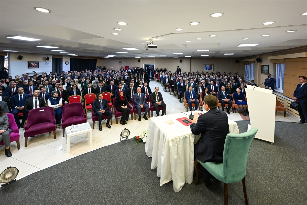 Adalet Bakanı Yılmaz Tunç, Türkiye Adalet Akademisi'nde, eğitimleri devam eden 2. dönem...