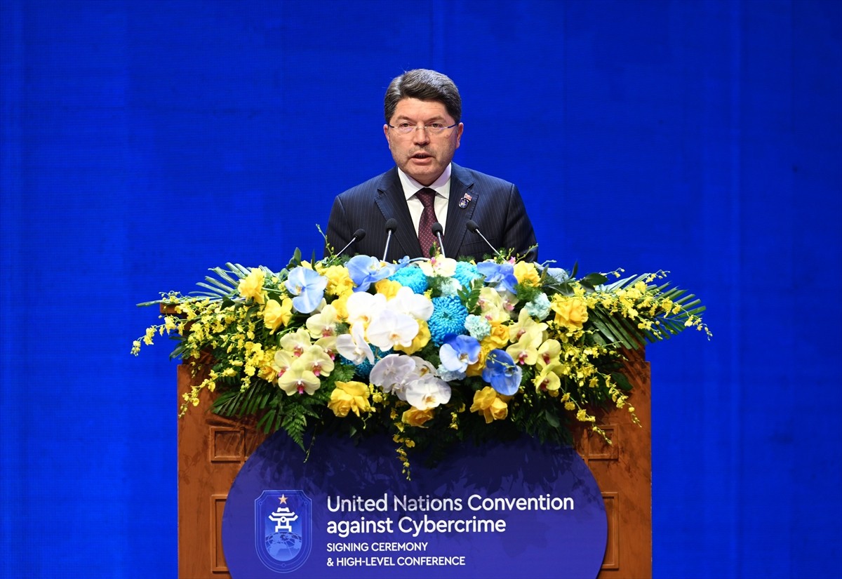 Adalet Bakanı Yılmaz Tunç, Vietnam'ın başkenti Hanoi'de düzenlenen Siber Suçlara Karşı Birleşmiş...